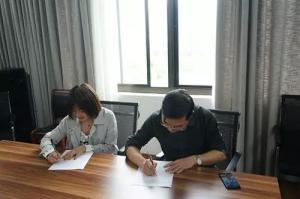 推進幫帶結(jié)對建設(shè)，搭建成長成才大舞臺 ——房總集團導師傳幫帶簽訂