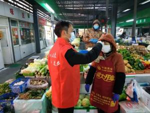 嚴(yán)防嚴(yán)控 共抗疫情：房總?cè)嗽谛袆?dòng)！