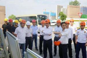 市委常委、常務(wù)副市長楊六順一行調(diào)研公司壟上花苑項目施工安全情況